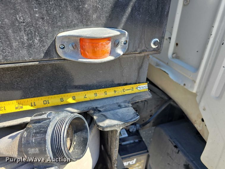 image for item DR3943 1987 Ford F700 sewer rodder truck