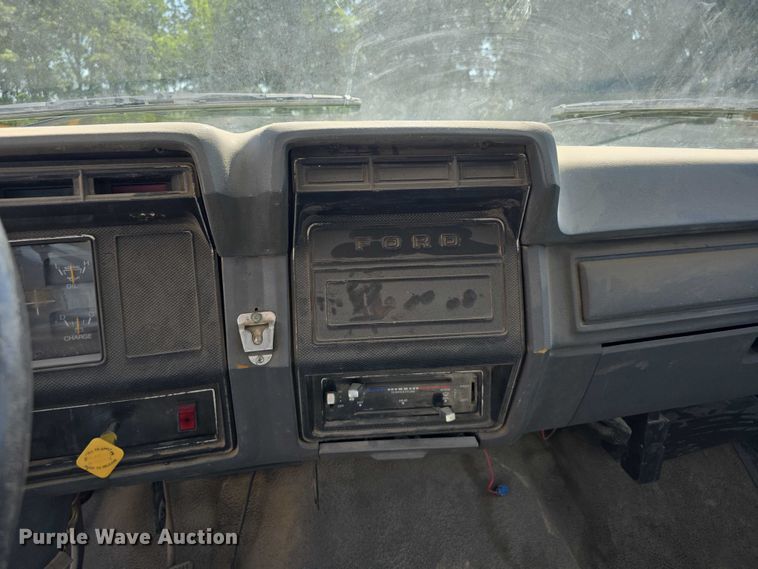 image for item DR3943 1987 Ford F700 sewer rodder truck