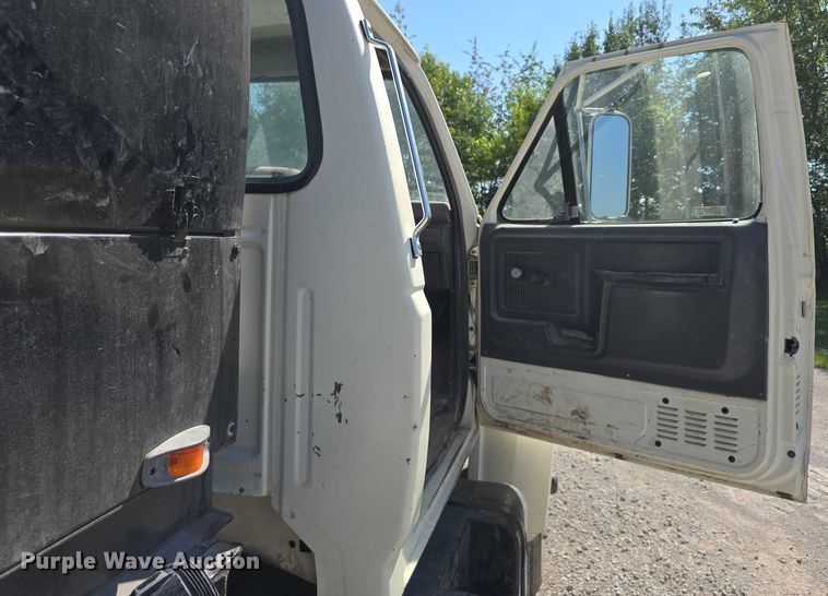 image for item DR3943 1987 Ford F700 sewer rodder truck