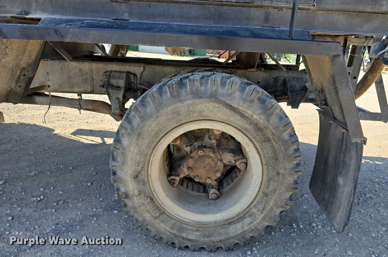 image for item DR3943 1987 Ford F700 sewer rodder truck