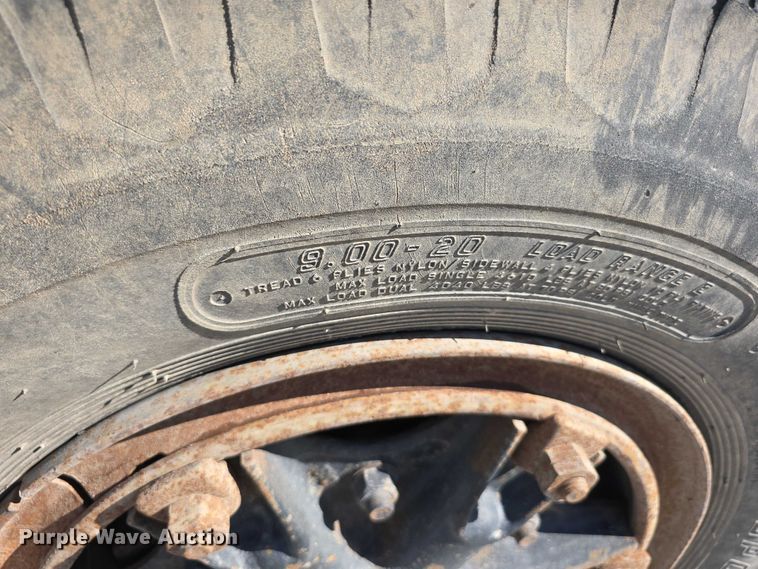 image for item DR3943 1987 Ford F700 sewer rodder truck