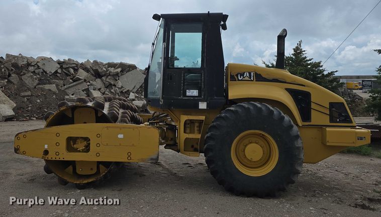 image for item DR3947 2005 Caterpillar CP-563E single drum vibratory roller