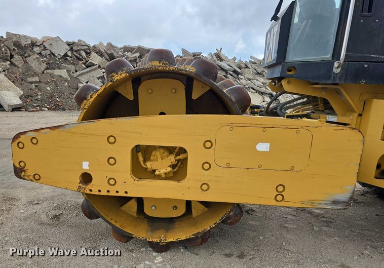image for item DR3947 2005 Caterpillar CP-563E single drum vibratory roller