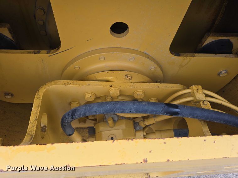 image for item DR3947 2005 Caterpillar CP-563E single drum vibratory roller