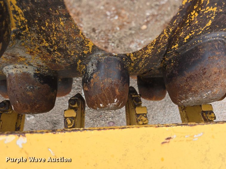 image for item DR3947 2005 Caterpillar CP-563E single drum vibratory roller