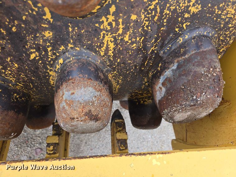 image for item DR3947 2005 Caterpillar CP-563E single drum vibratory roller