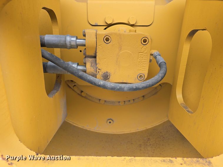 image for item DR3947 2005 Caterpillar CP-563E single drum vibratory roller