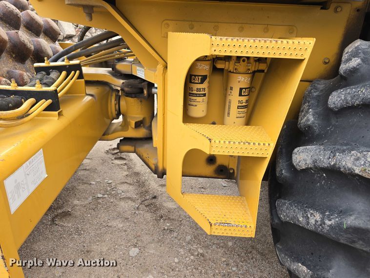 image for item DR3947 2005 Caterpillar CP-563E single drum vibratory roller