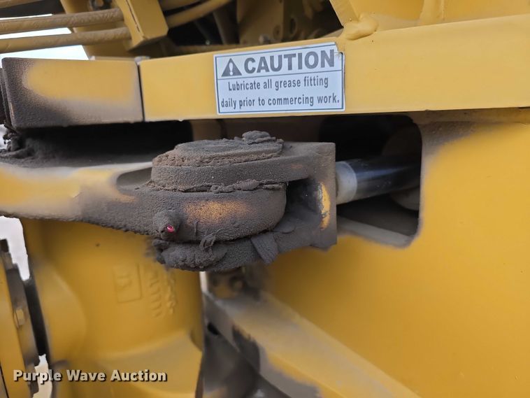 image for item DR3947 2005 Caterpillar CP-563E single drum vibratory roller