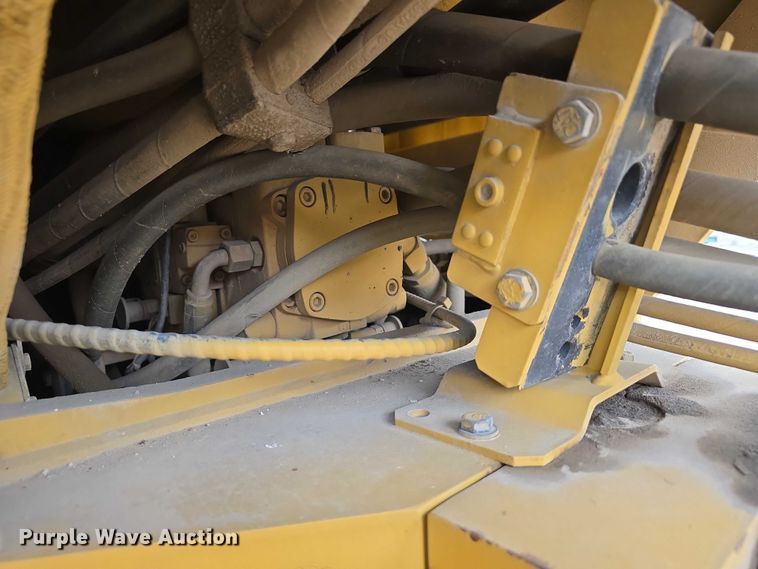 image for item DR3947 2005 Caterpillar CP-563E single drum vibratory roller