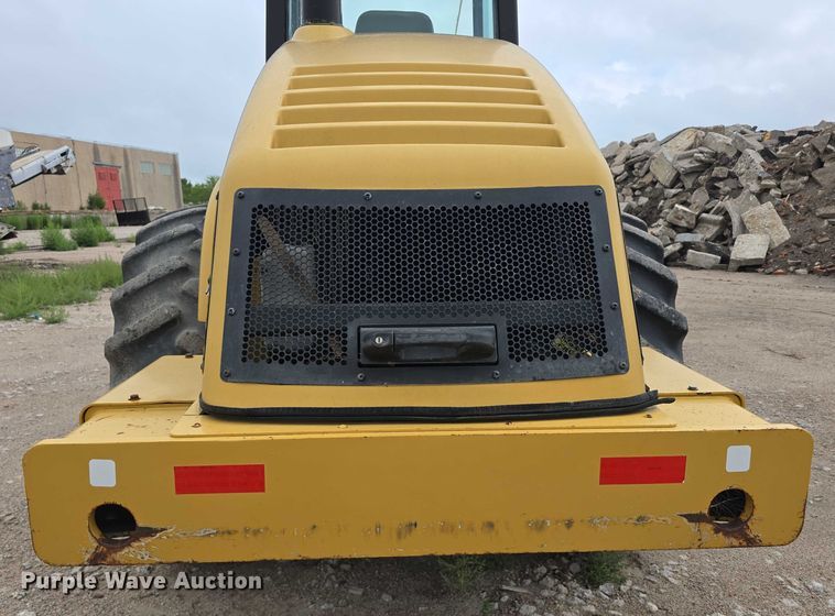 image for item DR3947 2005 Caterpillar CP-563E single drum vibratory roller