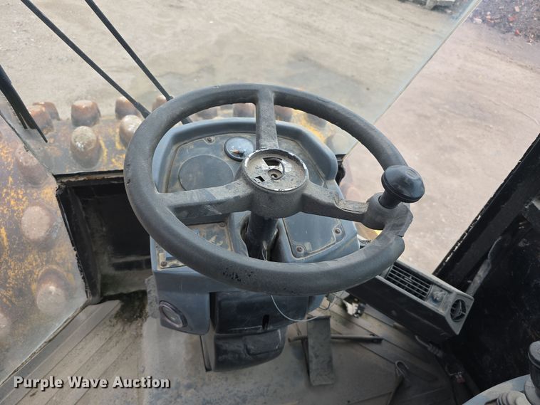 image for item DR3947 2005 Caterpillar CP-563E single drum vibratory roller