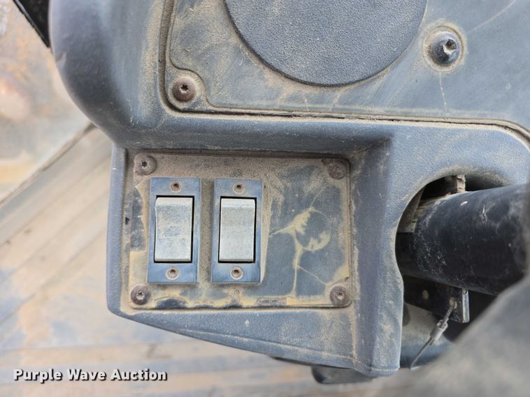 image for item DR3947 2005 Caterpillar CP-563E single drum vibratory roller