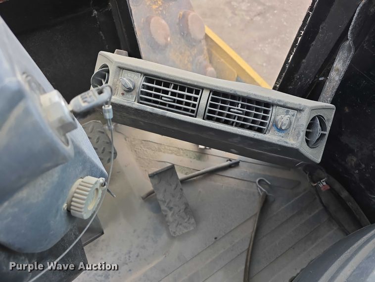 image for item DR3947 2005 Caterpillar CP-563E single drum vibratory roller