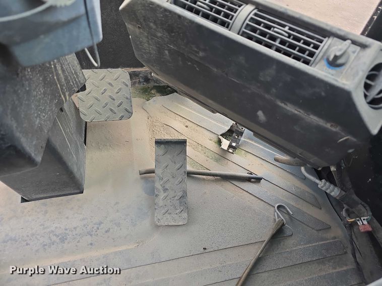 image for item DR3947 2005 Caterpillar CP-563E single drum vibratory roller