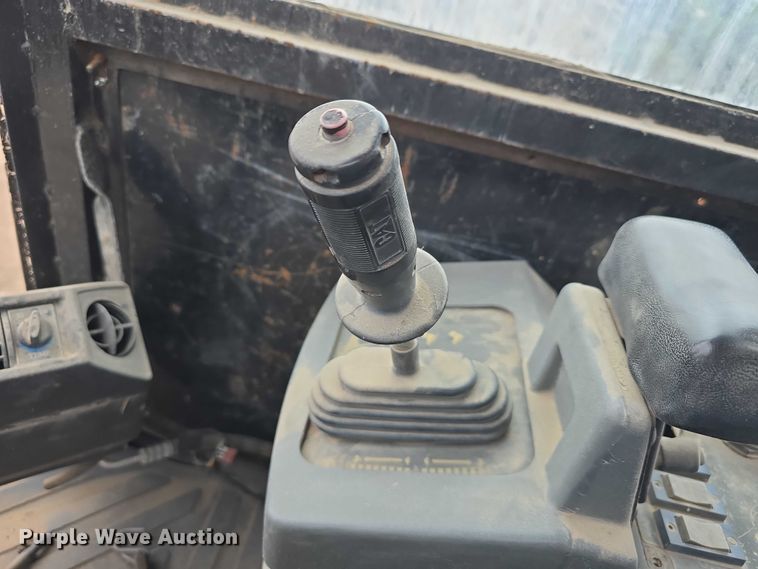 image for item DR3947 2005 Caterpillar CP-563E single drum vibratory roller