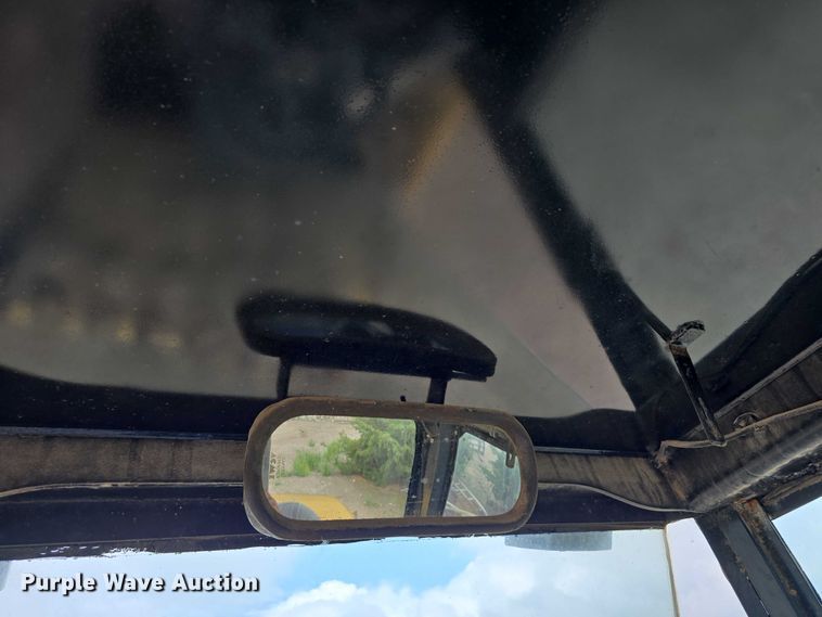 image for item DR3947 2005 Caterpillar CP-563E single drum vibratory roller