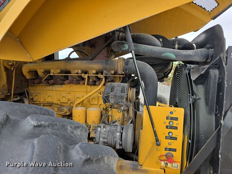 image for item DR3947 2005 Caterpillar CP-563E single drum vibratory roller