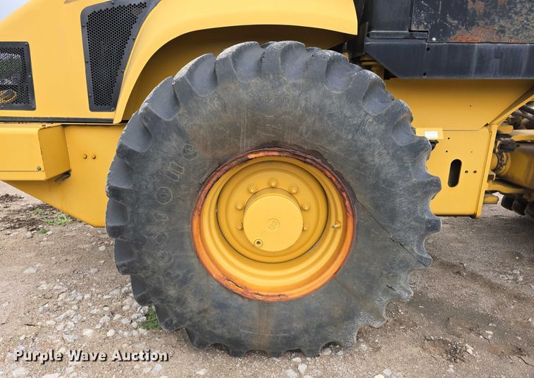 image for item DR3947 2005 Caterpillar CP-563E single drum vibratory roller