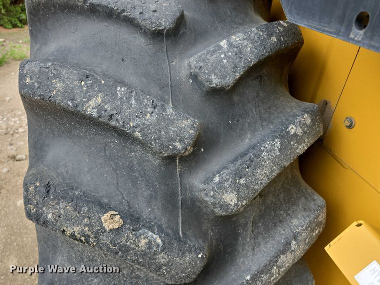 image for item DR3947 2005 Caterpillar CP-563E single drum vibratory roller