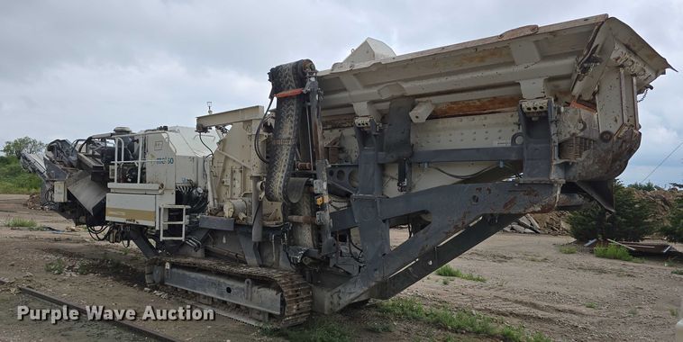 image for item DR3948 Metso Lokotrack LT1110S impact crushing plant