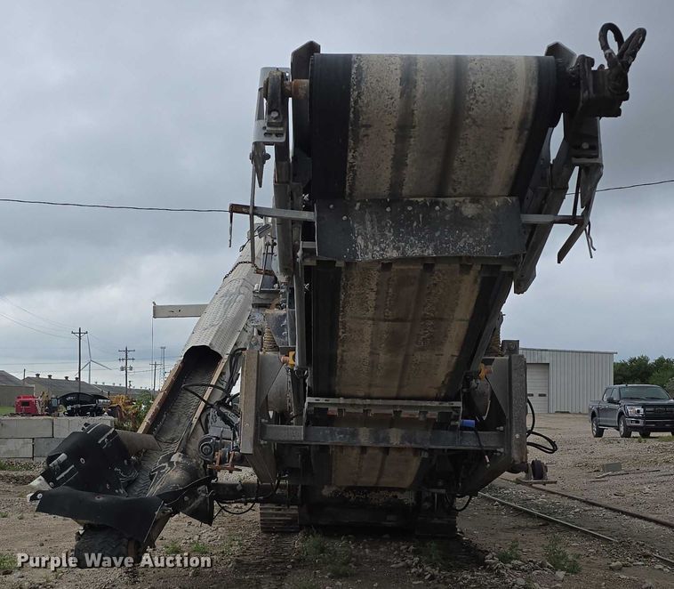 image for item DR3948 Metso Lokotrack LT1110S impact crushing plant