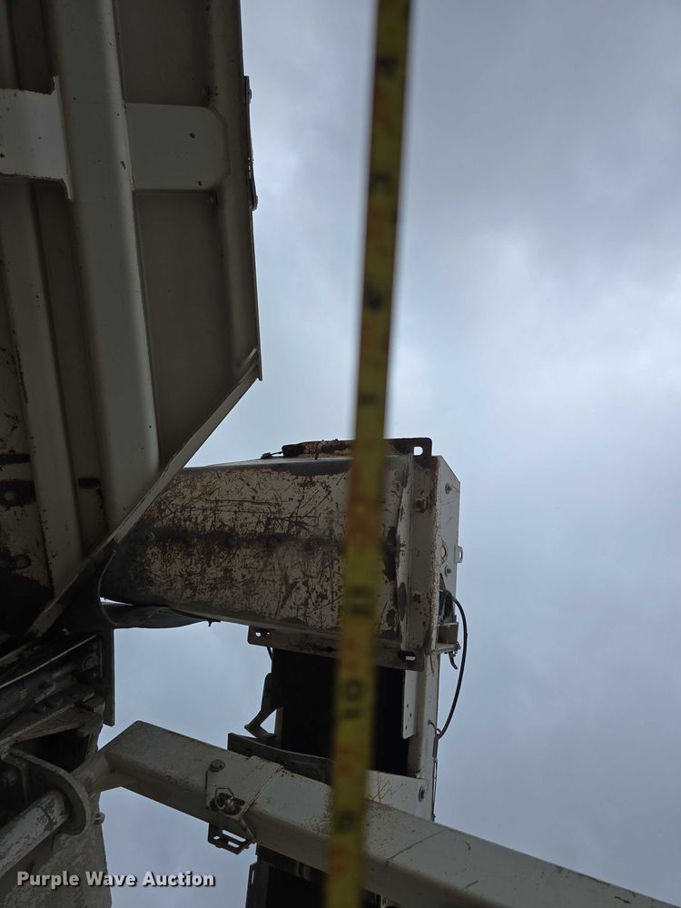 image for item DR3948 Metso Lokotrack LT1110S impact crushing plant