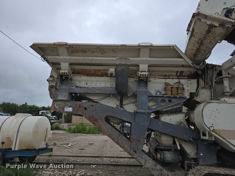 image for item DR3948 Metso Lokotrack LT1110S impact crushing plant