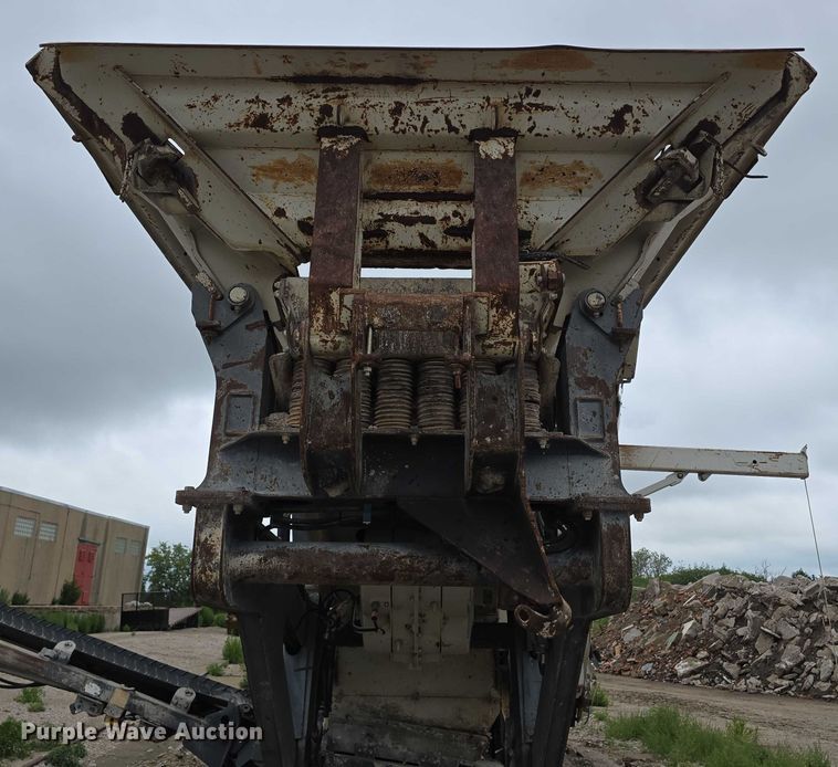 image for item DR3948 Metso Lokotrack LT1110S impact crushing plant