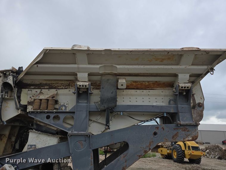 image for item DR3948 Metso Lokotrack LT1110S impact crushing plant