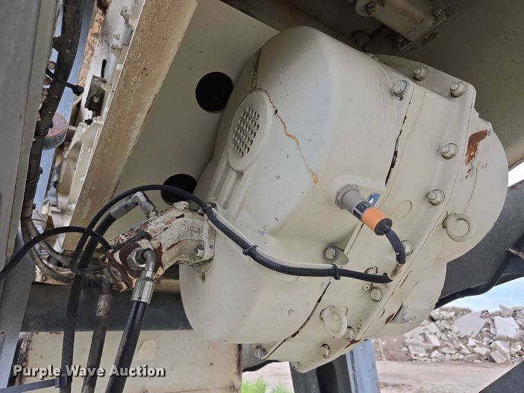 image for item DR3948 Metso Lokotrack LT1110S impact crushing plant