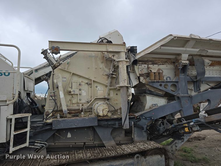 image for item DR3948 Metso Lokotrack LT1110S impact crushing plant