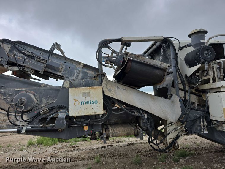 image for item DR3948 Metso Lokotrack LT1110S impact crushing plant