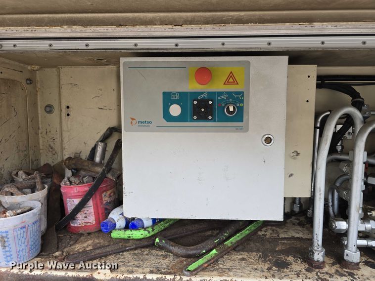 image for item DR3948 Metso Lokotrack LT1110S impact crushing plant