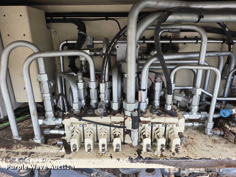 image for item DR3948 Metso Lokotrack LT1110S impact crushing plant