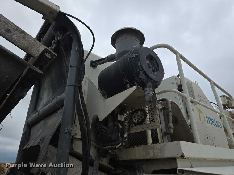 image for item DR3948 Metso Lokotrack LT1110S impact crushing plant