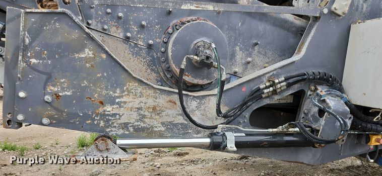 image for item DR3948 Metso Lokotrack LT1110S impact crushing plant