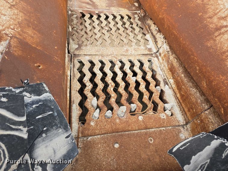 image for item DR3948 Metso Lokotrack LT1110S impact crushing plant