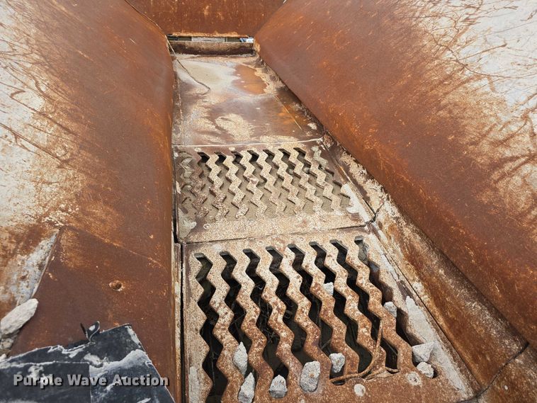 image for item DR3948 Metso Lokotrack LT1110S impact crushing plant