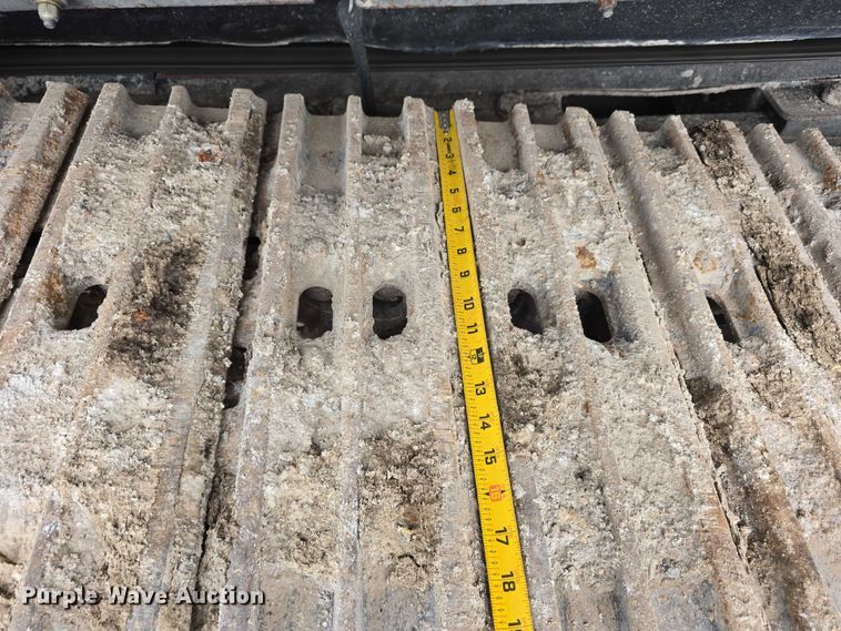 image for item DR3948 Metso Lokotrack LT1110S impact crushing plant