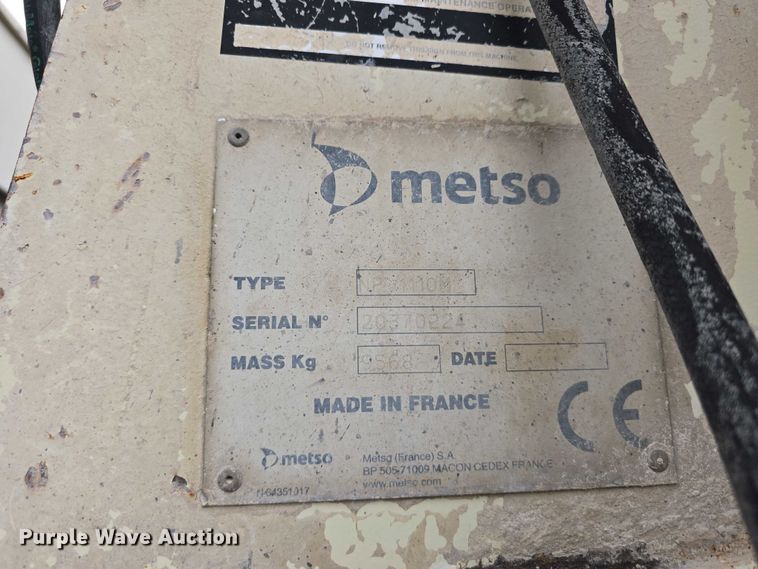 image for item DR3948 Metso Lokotrack LT1110S impact crushing plant