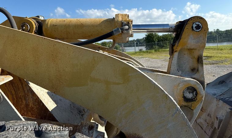 image for item DS3820 1998 Caterpillar 950G wheel loader