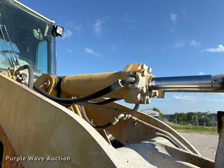 image for item DS3820 1998 Caterpillar 950G wheel loader