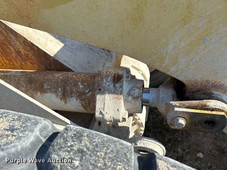 image for item DS3820 1998 Caterpillar 950G wheel loader