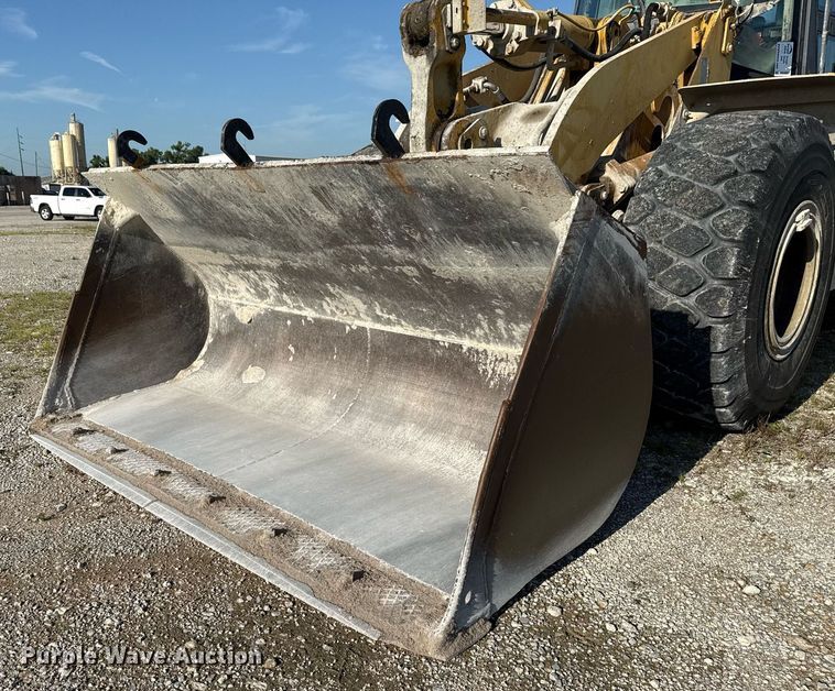 image for item DS3820 1998 Caterpillar 950G wheel loader