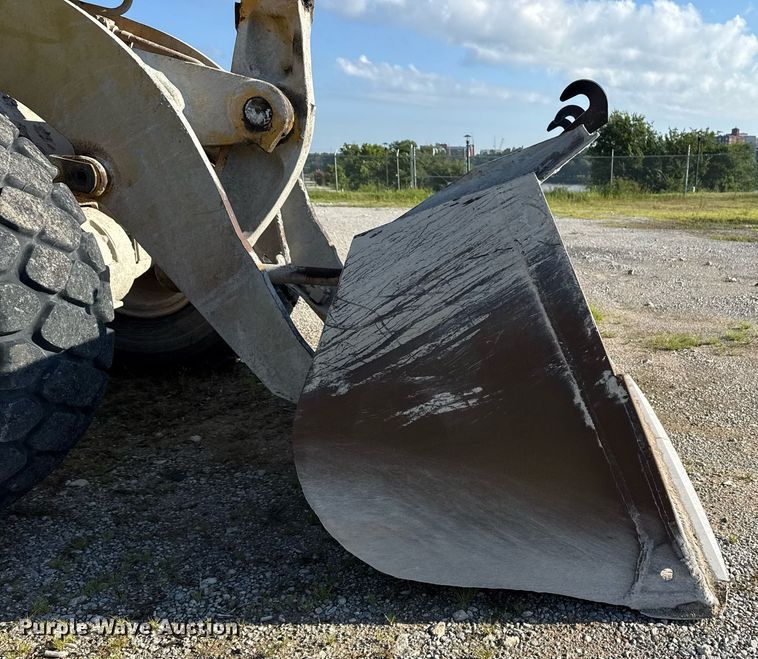 image for item DS3820 1998 Caterpillar 950G wheel loader