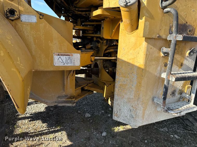 image for item DS3820 1998 Caterpillar 950G wheel loader