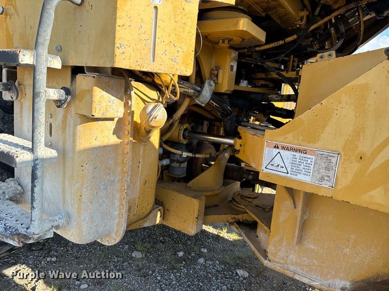 image for item DS3820 1998 Caterpillar 950G wheel loader