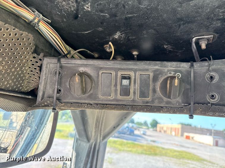 image for item DS3820 1998 Caterpillar 950G wheel loader