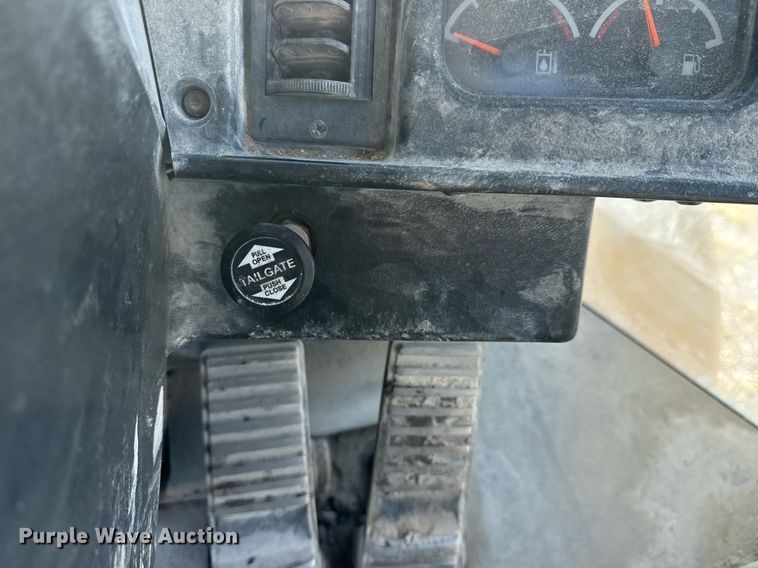 image for item DS3820 1998 Caterpillar 950G wheel loader